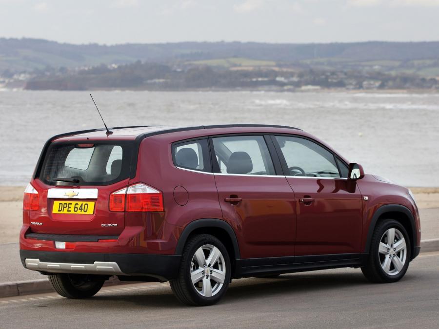 Chevrolet Orlando 2010 года  (UK) (фото 13 из 14)